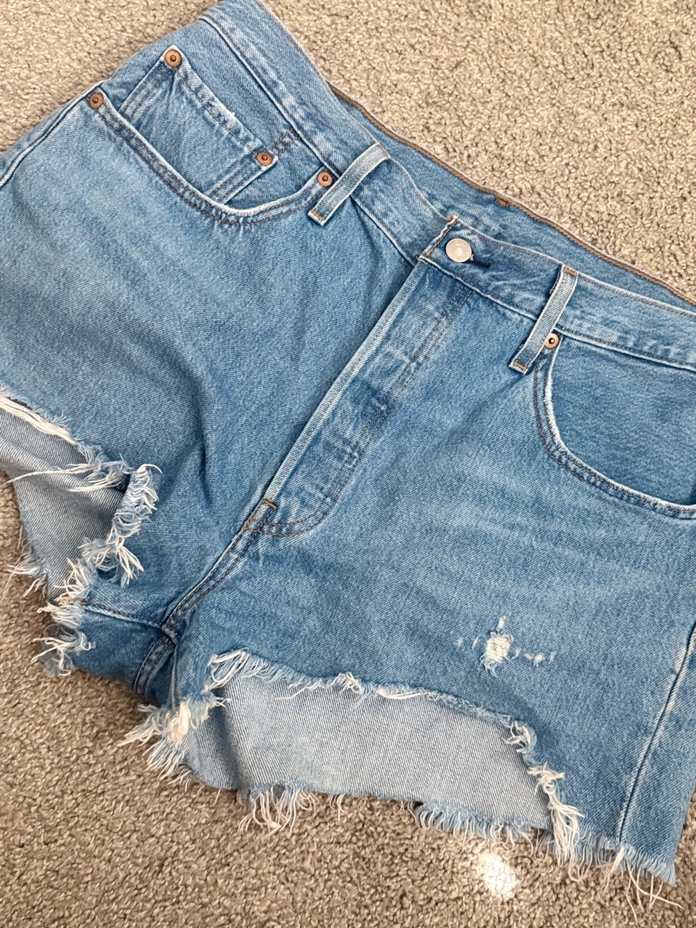 Size 33–Levis Cutoff Shorts